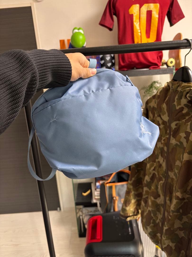 【最終値下げ】Arc’teryx 水色 ショルダーバッグ コンパクト