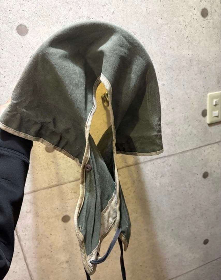 風防　黄ばみ　赤縁