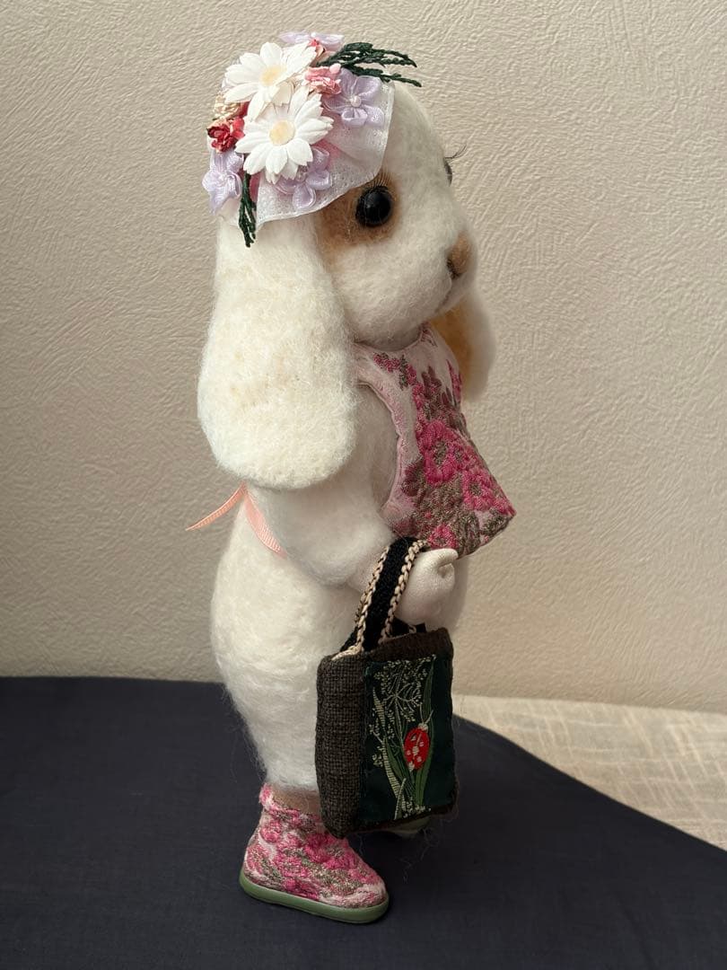 創作人形　おめかしウサギ(高さ27cm)