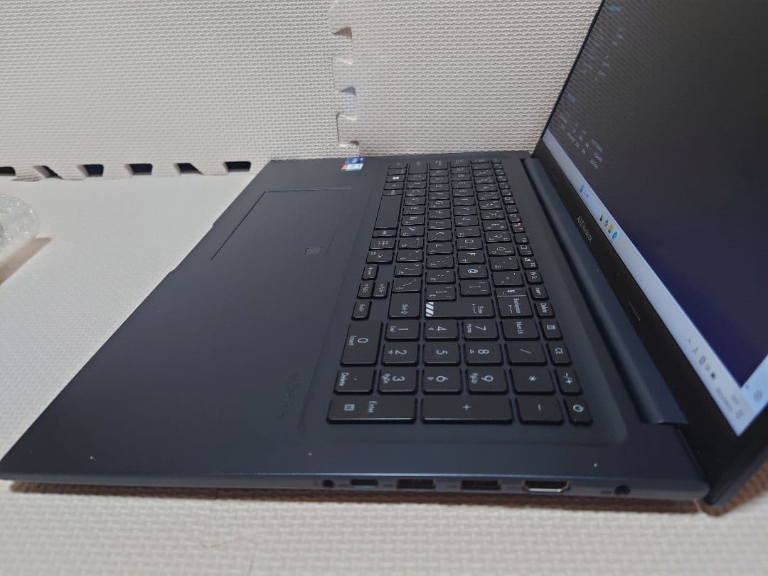 ASUS Vivobook X1704V/i7-1355U/16・512G大画面