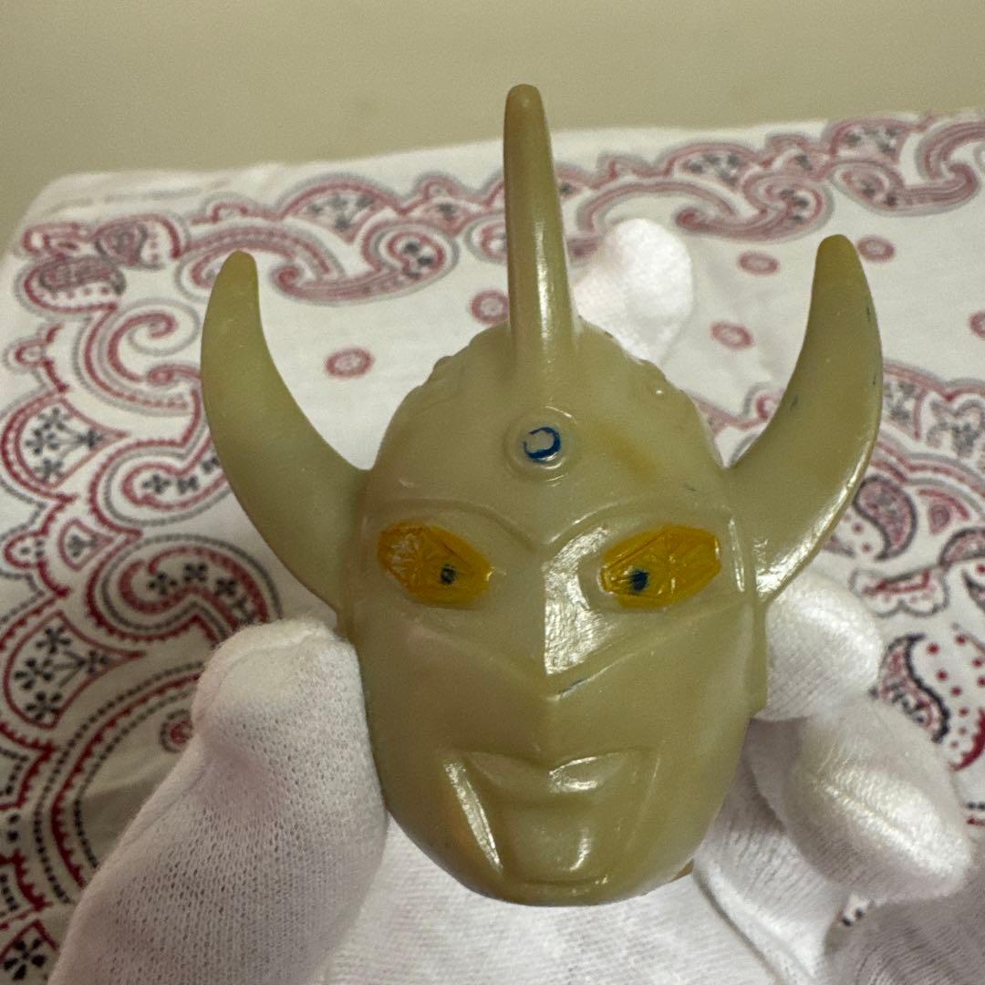 ブルマァク　ウルトラマンタロウ　マスク取れ