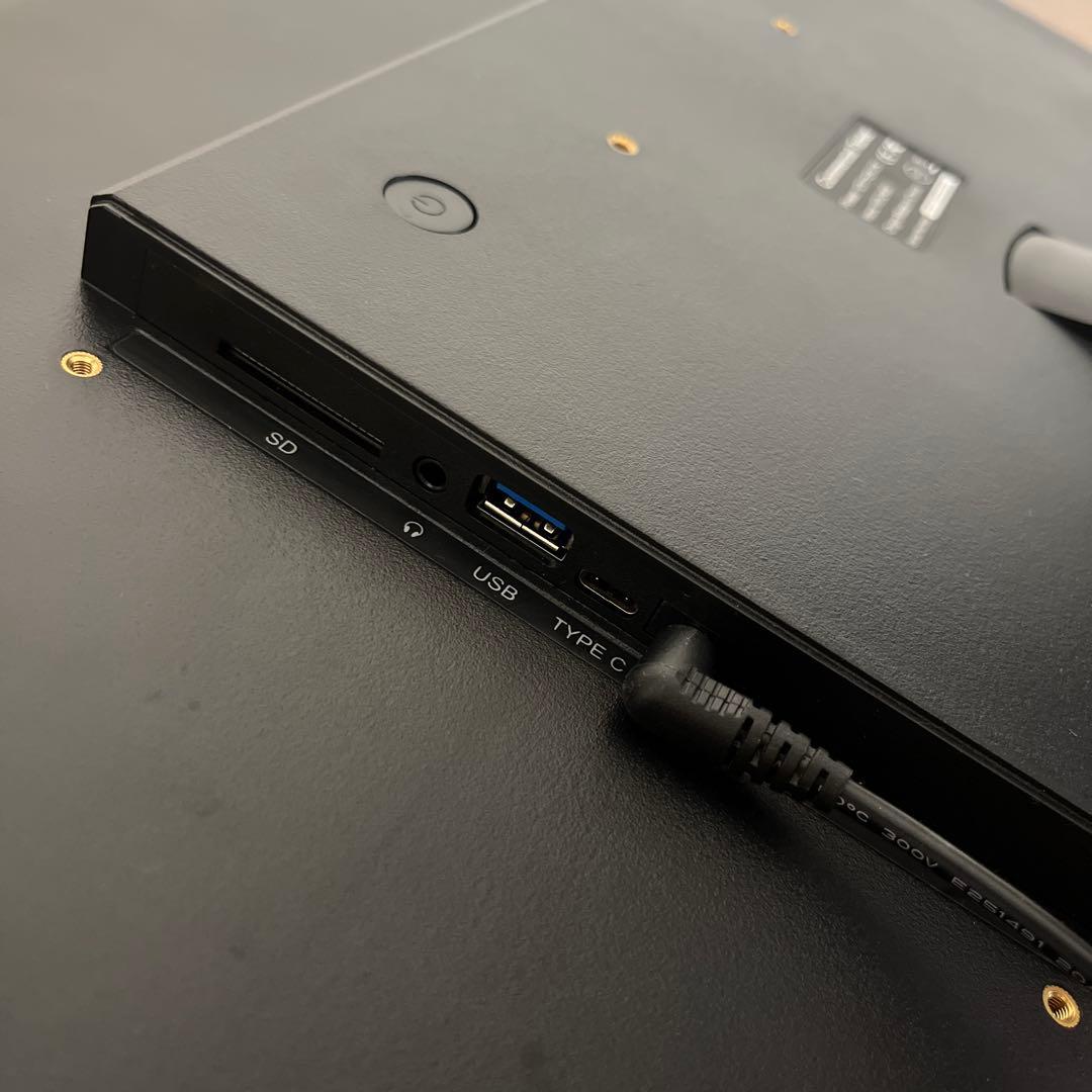 Androidタブレット 約25インチ　特注