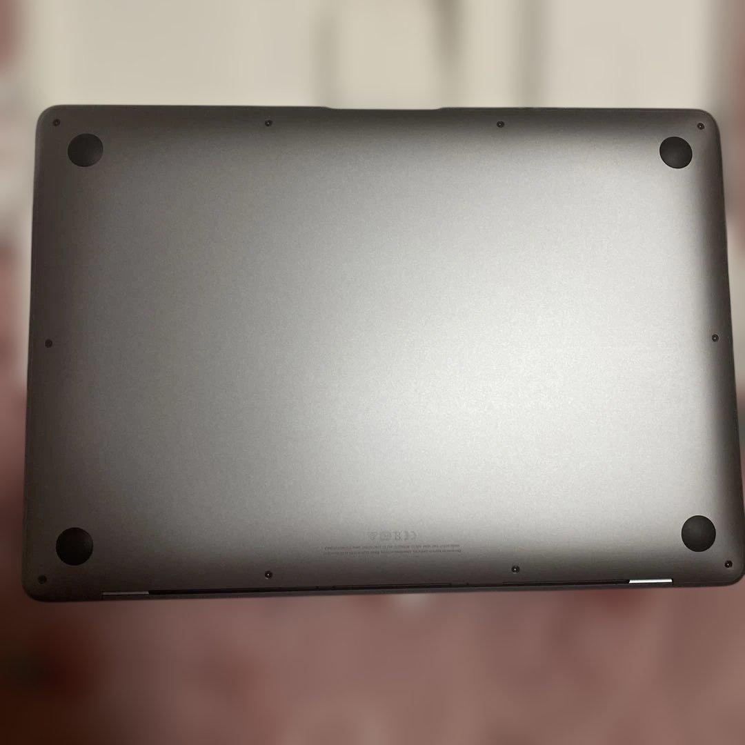 Apple MacBook Air 13インチ（M1チップ搭載）