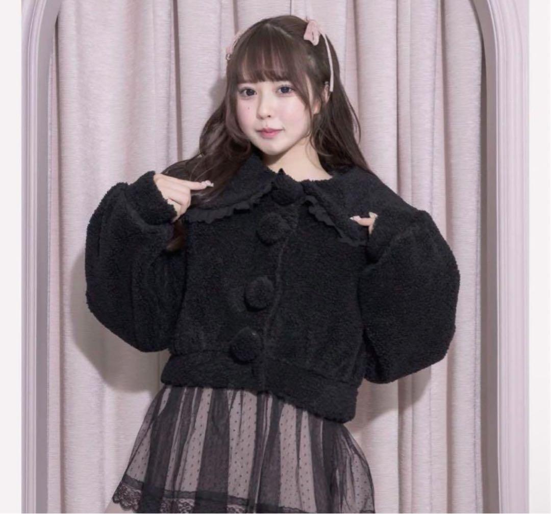 pium ピウム フリルカラーショートボアコート ブラック