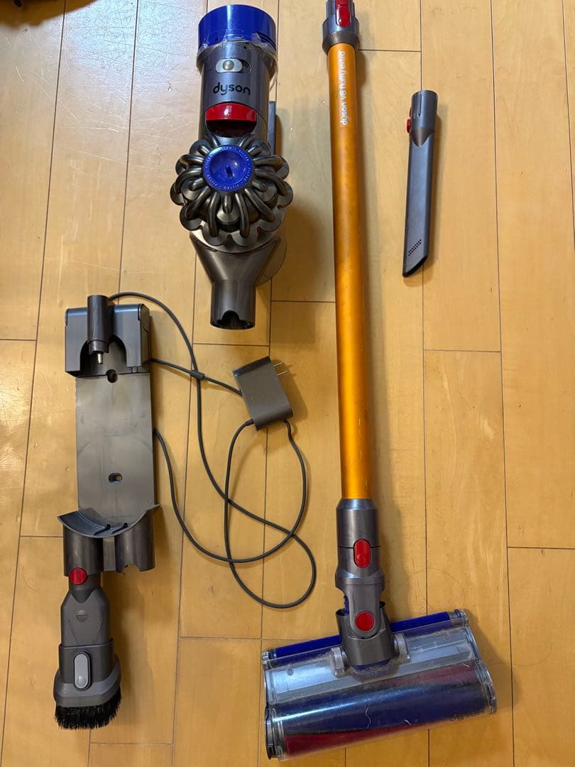 Dyson V8 コードレス掃除機　ジャンク品