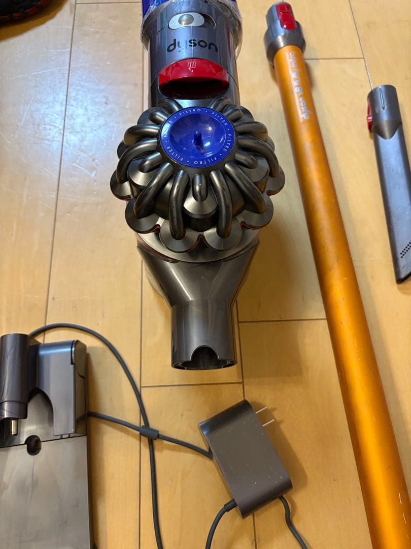 Dyson V8 コードレス掃除機　ジャンク品
