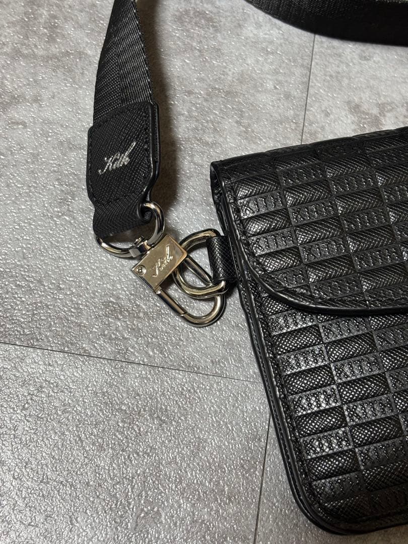 KITH クロスボディバック ショルダーバッグ