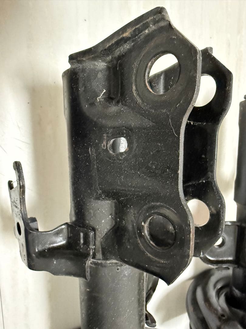 【Shinchan꙳★*様】30プリウス　前期　Sツーリング　サスペンション