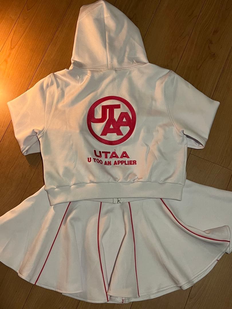 Ai UTAA フード付きトップス スカート