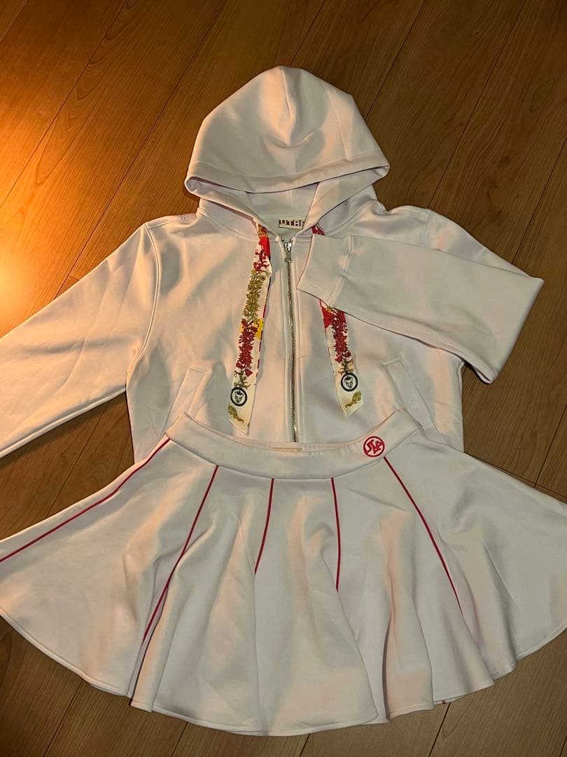 Ai UTAA フード付きトップス スカート