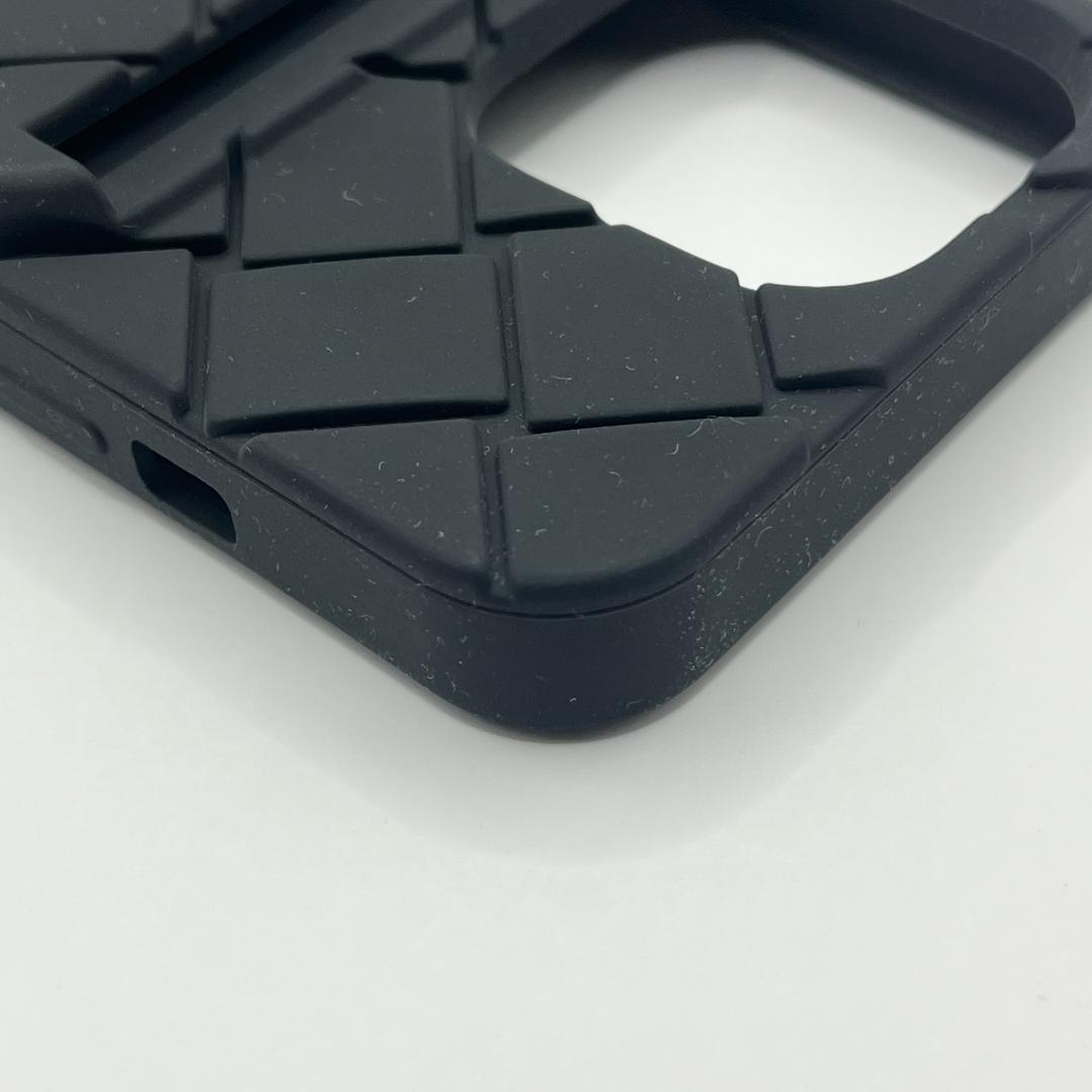 【特価！】ボッテガ iPhone 13 PRO シリコンケース カードスロット