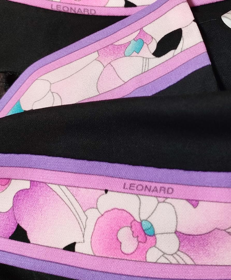 極近年　新品　大きいサイズ　レオナール　チュニック 42 13号 15号 黒