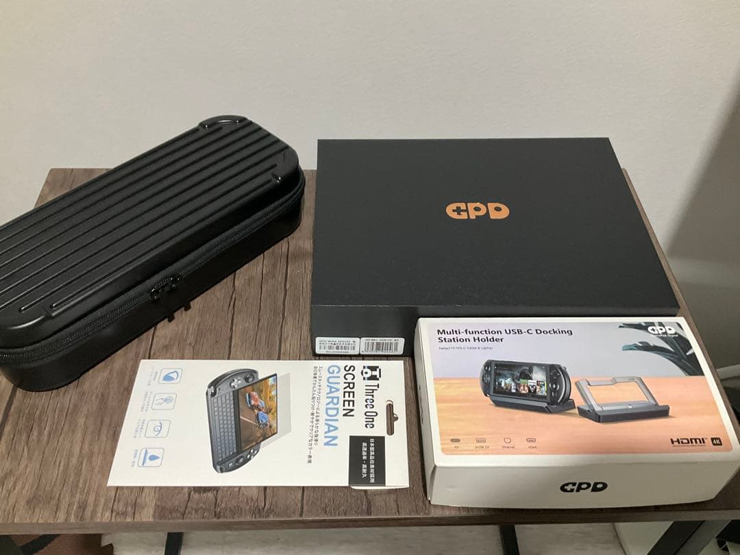 WIN GPD4（6800U/32GB/1TB）ケース、アダプタ、USBメモリ付