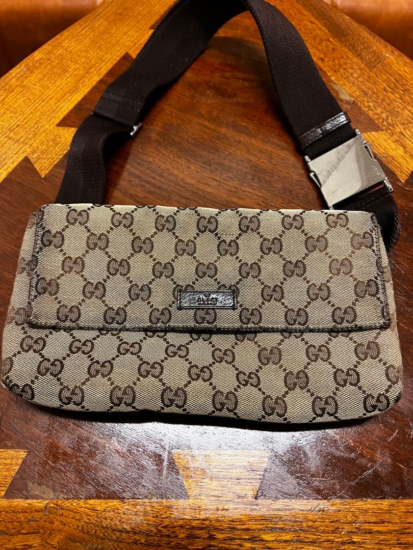 【値下げ】GUCCI GGキャンバス ボディバッグ