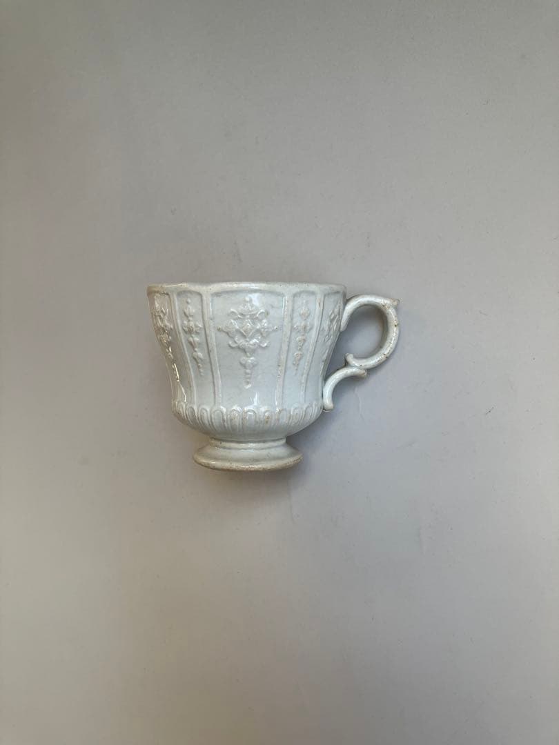 レア19C　クレイユモントロー　レリーフの美しいカップ フランス　アンティーク