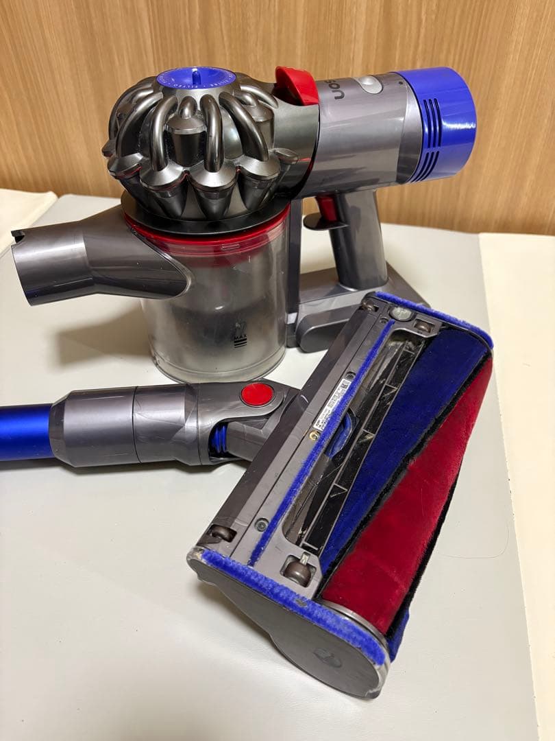 【中古】Dyson SV11コードレスクリーナー　ダイソン