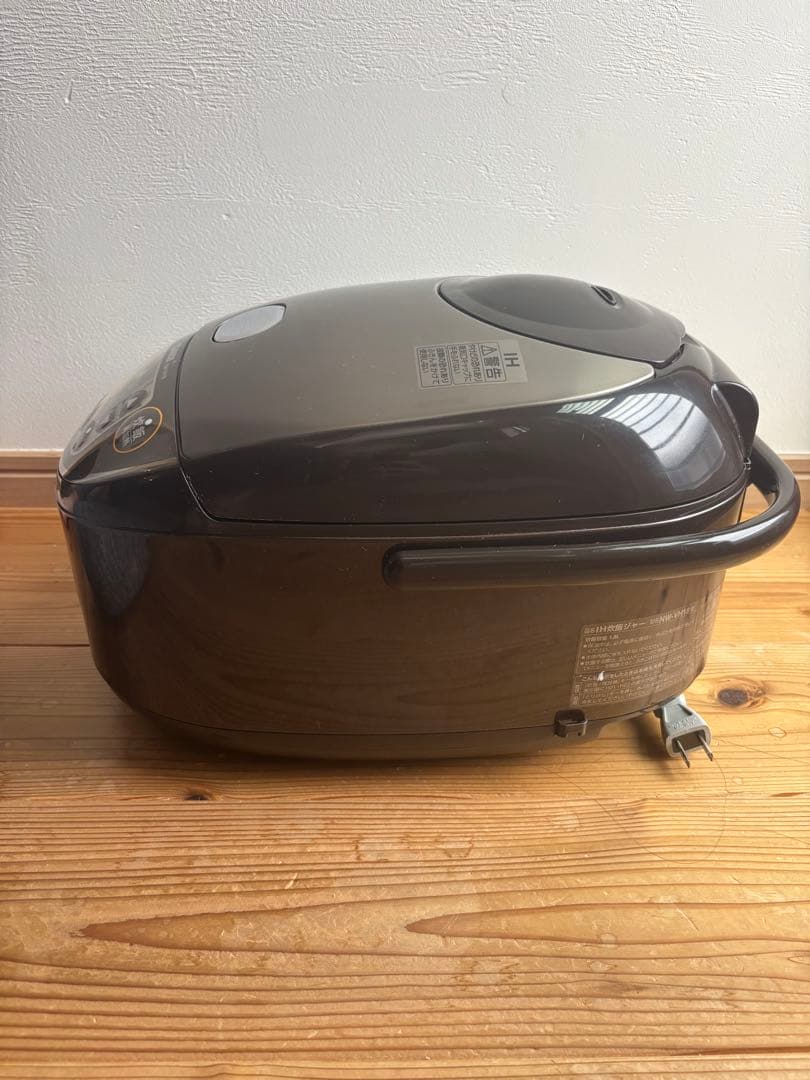 【ss 1000】炊飯器　一升炊き　象印　NW-VH18