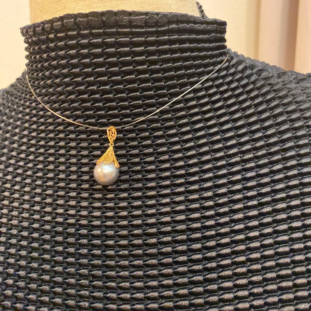 本真珠　黒パール　トップ １２ミリ 金具は刻印有ります。　K１８