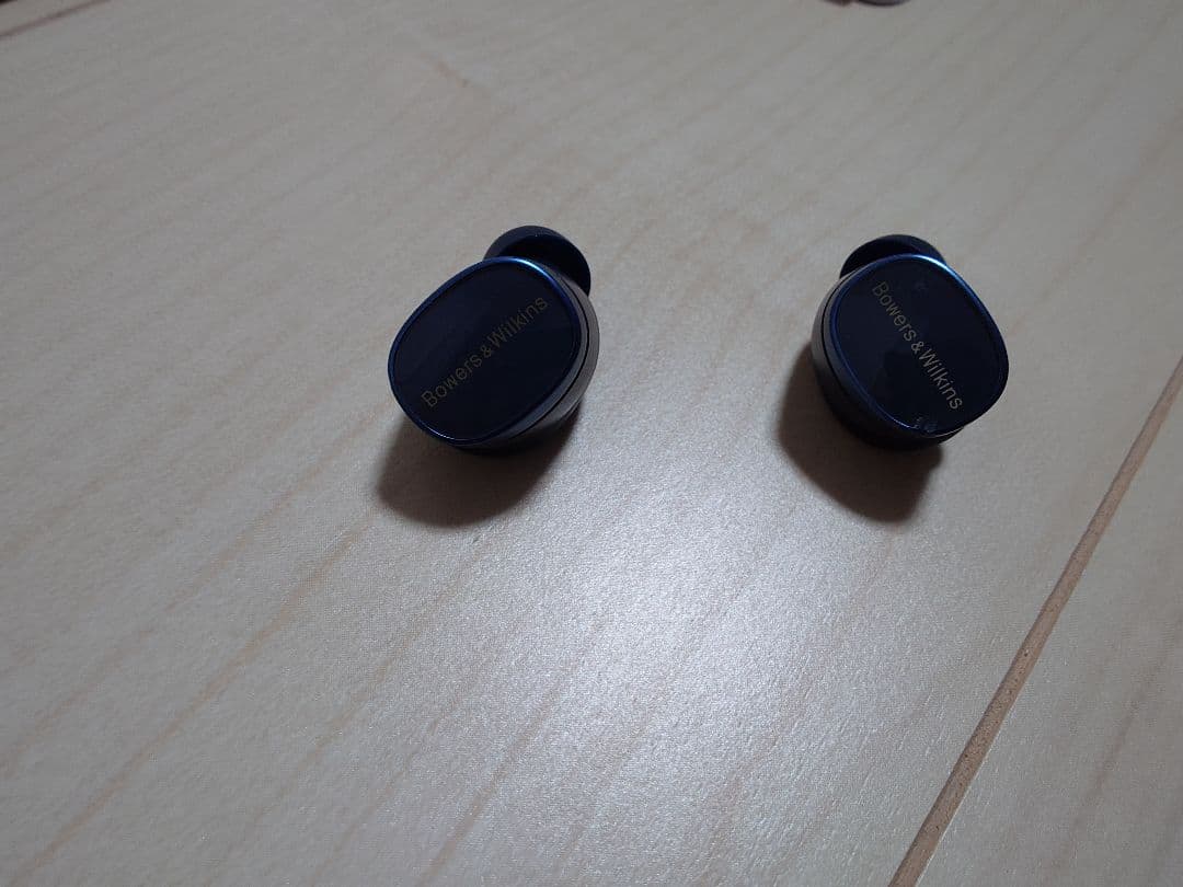 Bowers & Wilkins ミッドナイト・ブルー Pi8