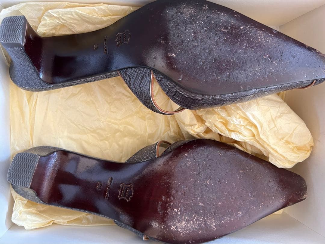 【美品】アンチショルド　ローラ　38