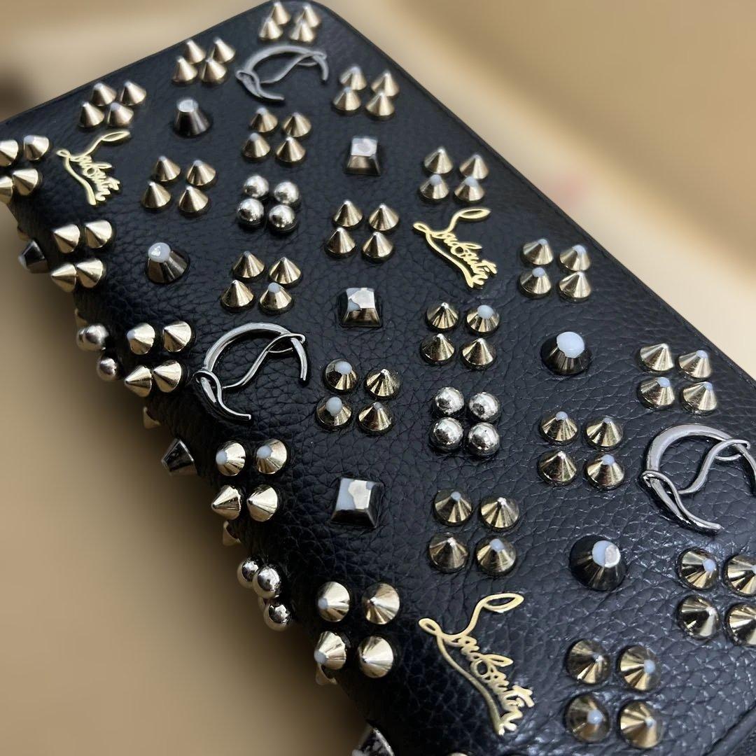 Christian Louboutin スタッズ ブラック長財布