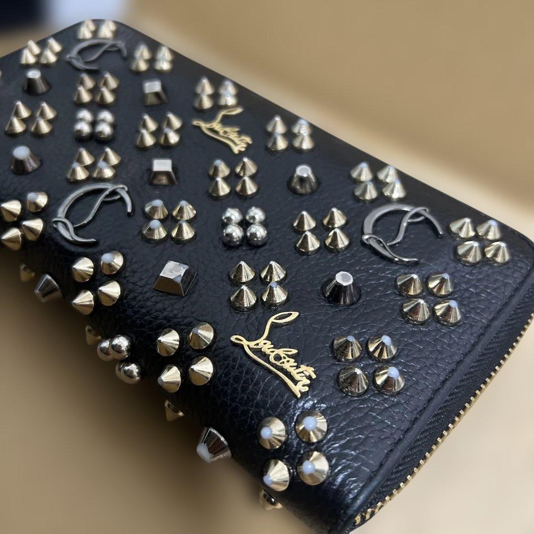 Christian Louboutin スタッズ ブラック長財布