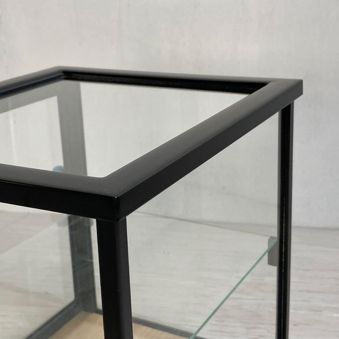 g310 古い木製 小振り黒い木枠ガラスケース 2段 卓上 ショーケース