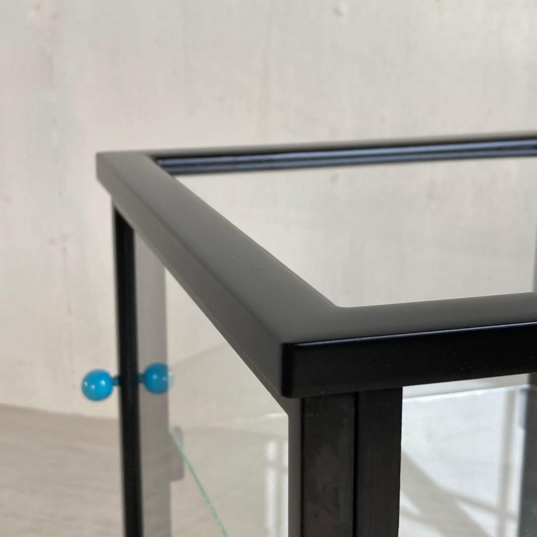 g310 古い木製 小振り黒い木枠ガラスケース 2段 卓上 ショーケース