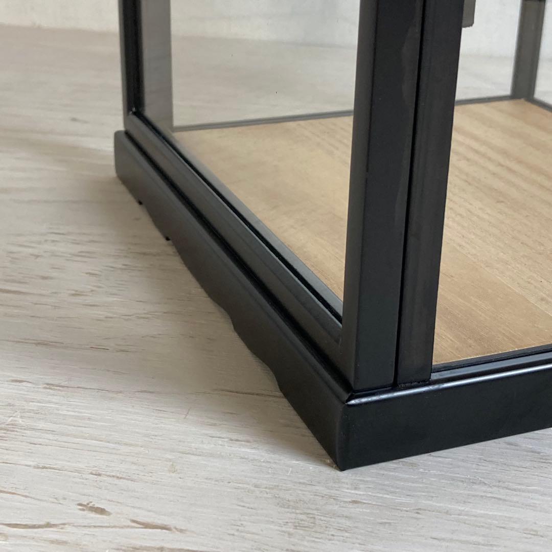 g310 古い木製 小振り黒い木枠ガラスケース 2段 卓上 ショーケース