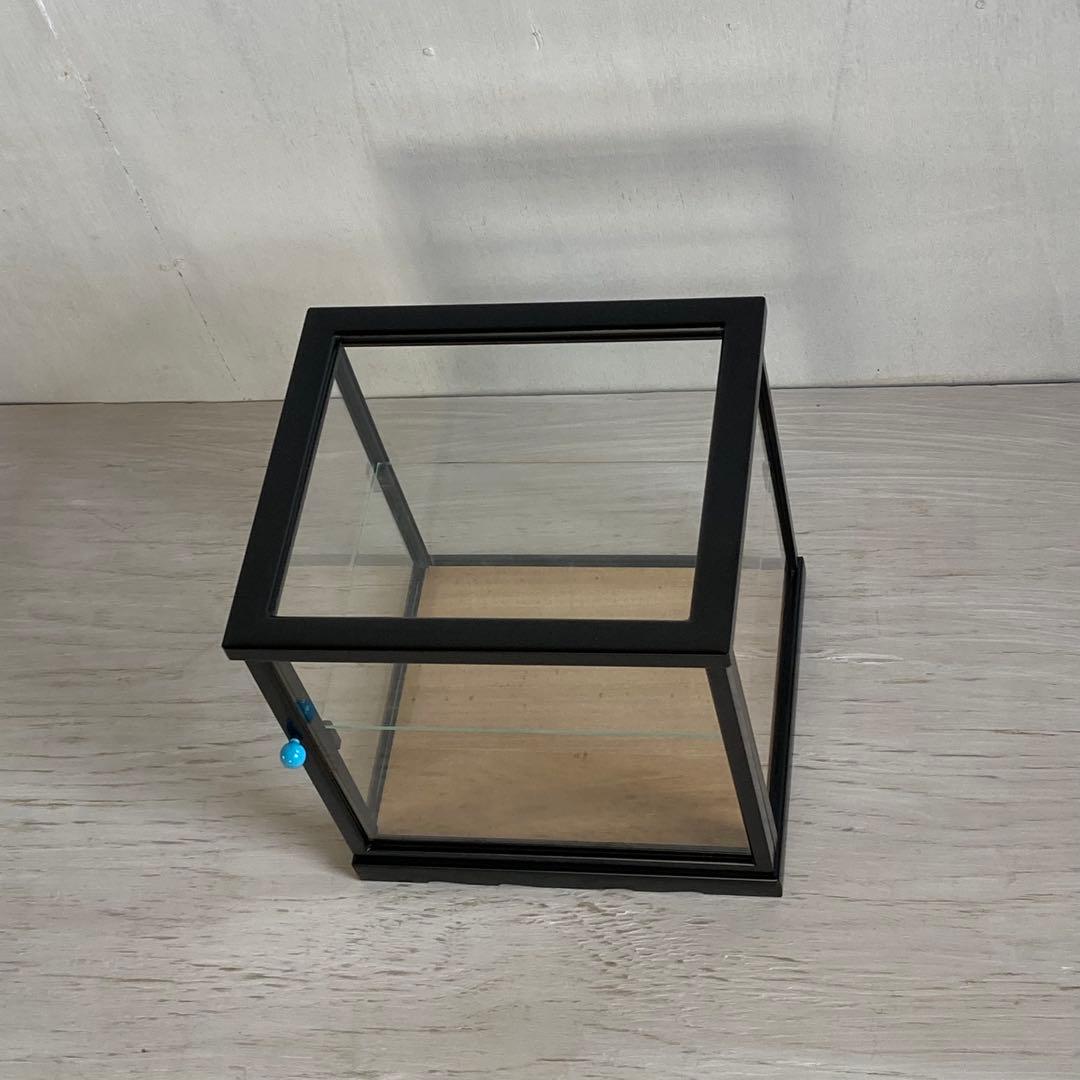 g310 古い木製 小振り黒い木枠ガラスケース 2段 卓上 ショーケース