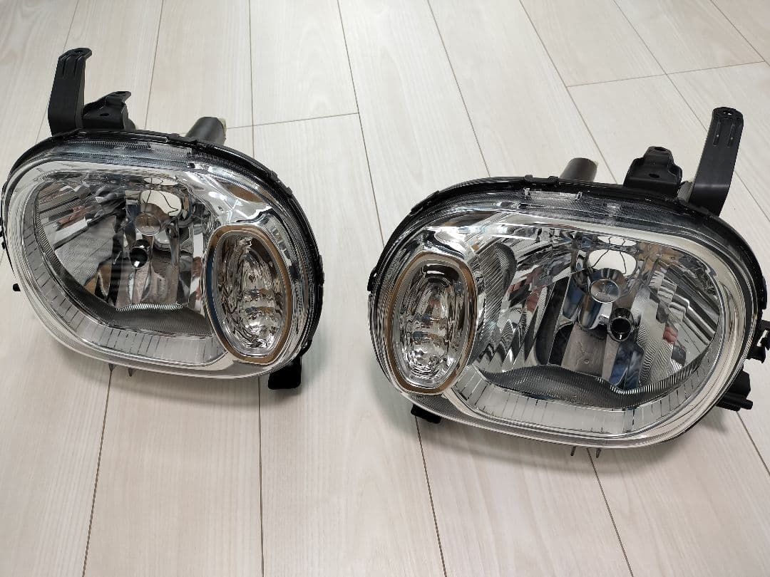 新品未使用　スズキ ラパン 純正ハロゲンヘッドライト 左右