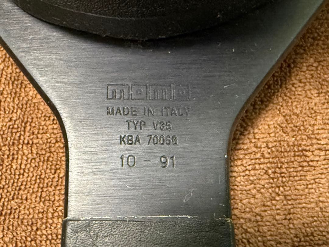 MOMO MOMOCORSE ステアリング 本体