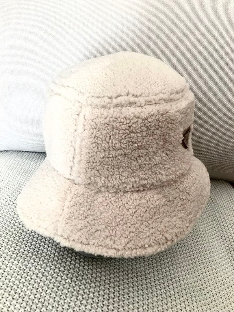 PRADA ボア バケットハット クリーム