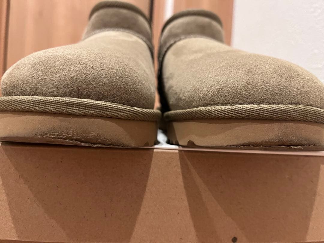 UGG クラシックウルトラミニ ベージュ 23