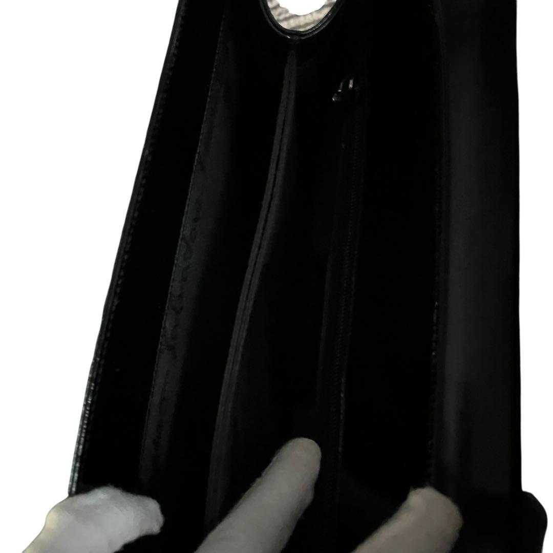 Salvatore Ferragamoエナメルバッグミラー付き ブラック 美品