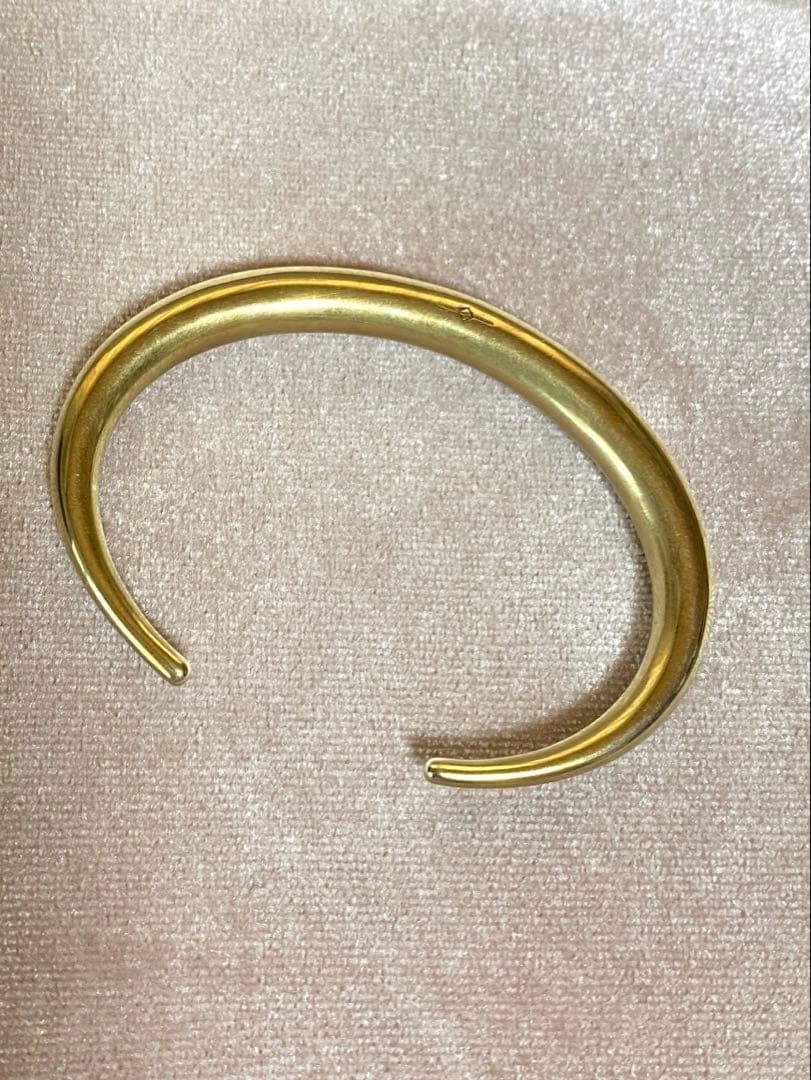 ガブリエラアルティガス INFINITE TUSK CUFF