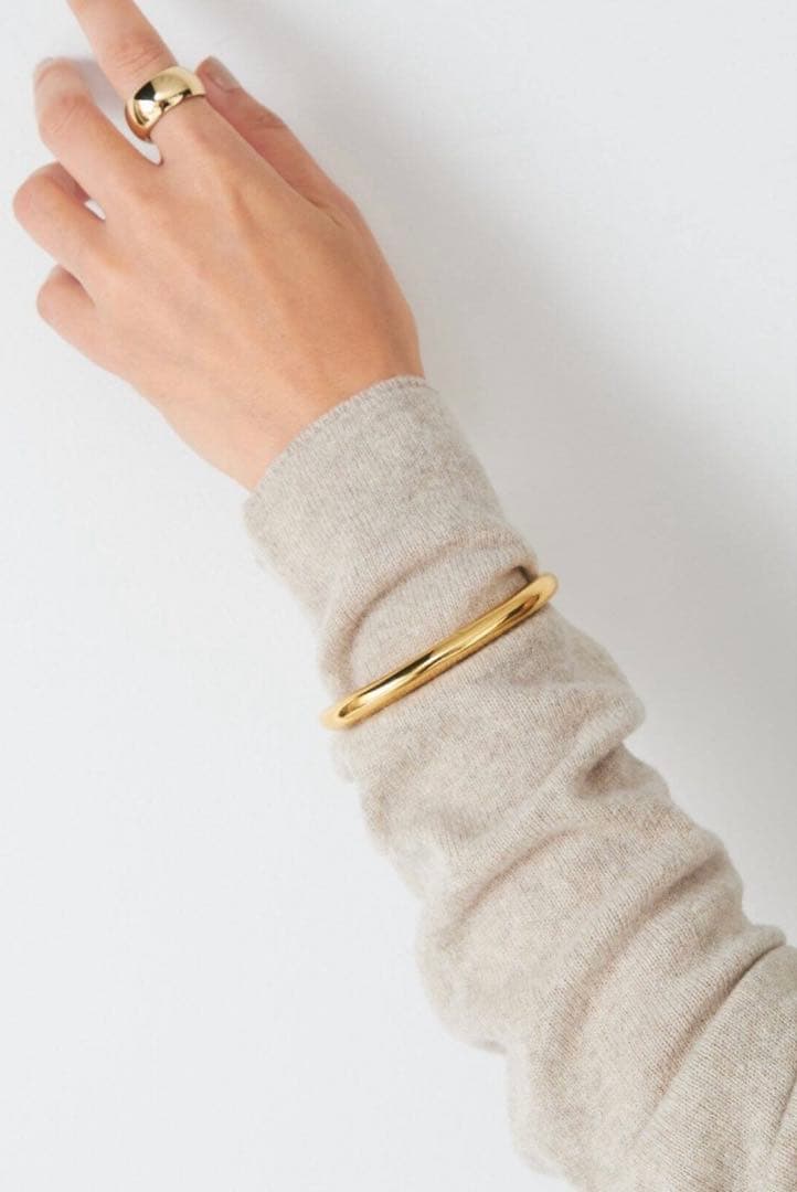 ガブリエラアルティガス INFINITE TUSK CUFF