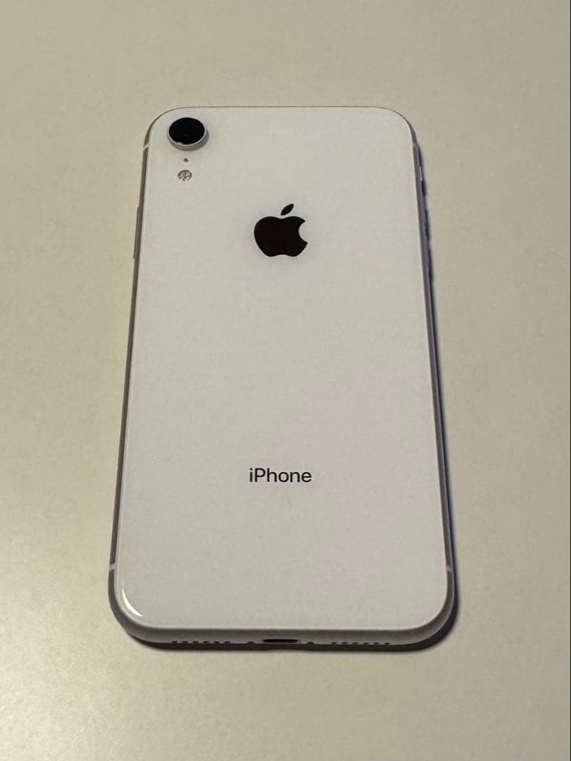 美品 Apple iPhone XR ホワイト 64GB 本体 ケース付