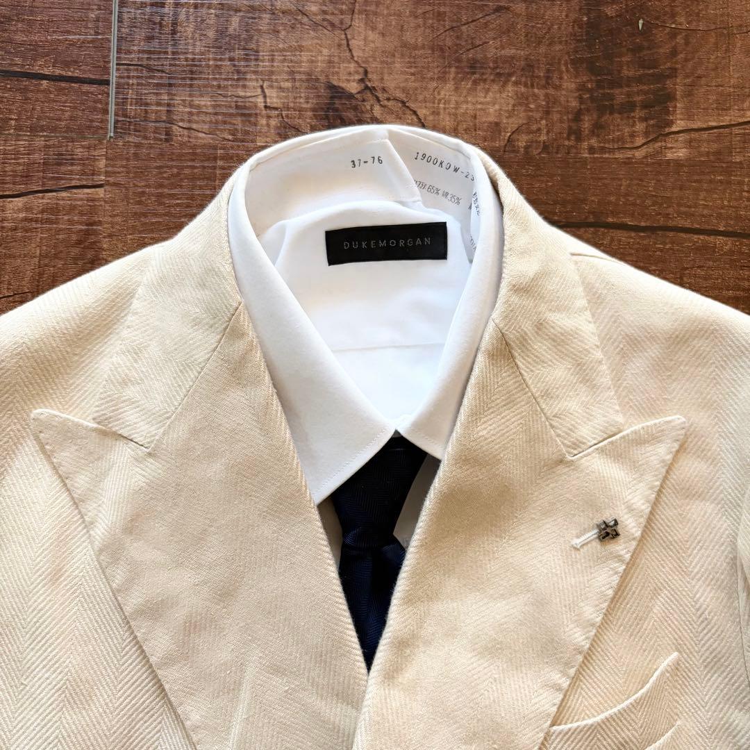 <美品>TAGLIATORE 新ロゴ オフホワイト ダブルジャケット サイズ46