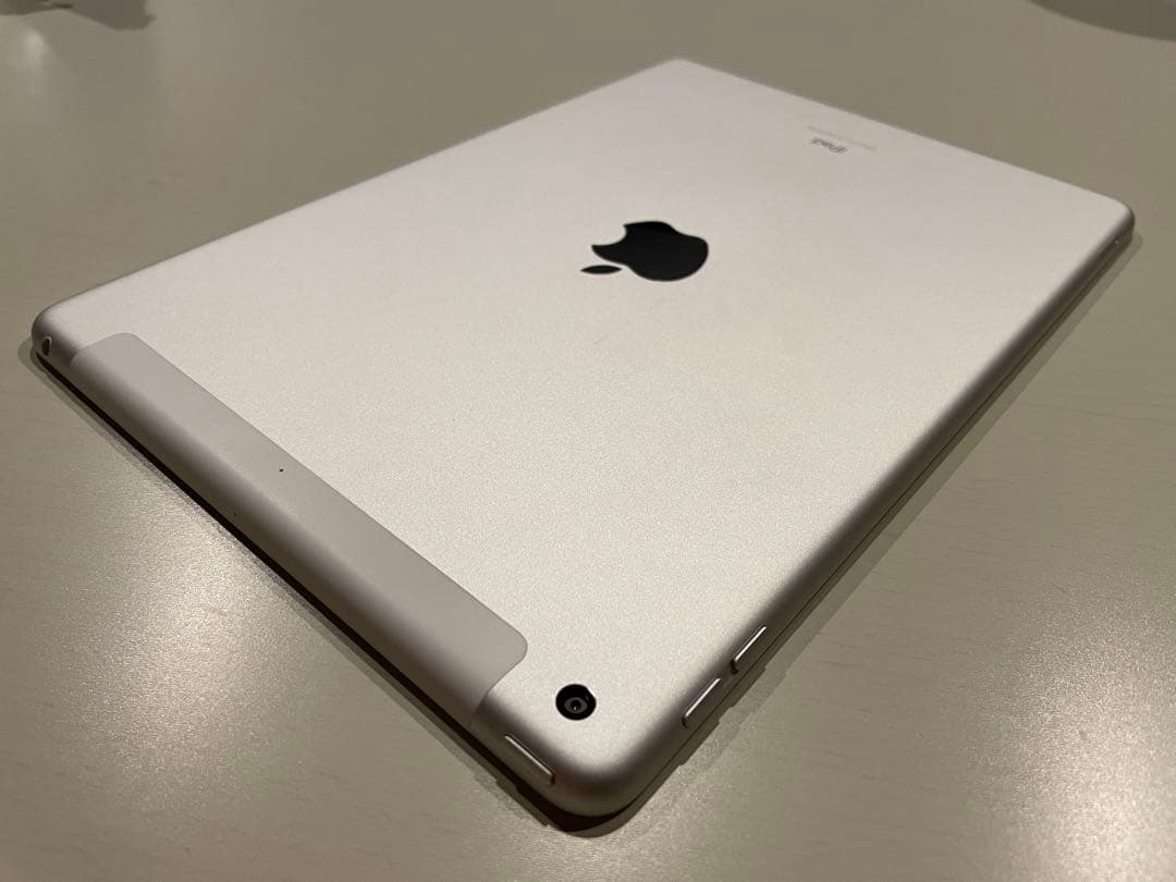 iPad 第7世代 WiFi+Cellular 32GB シルバー