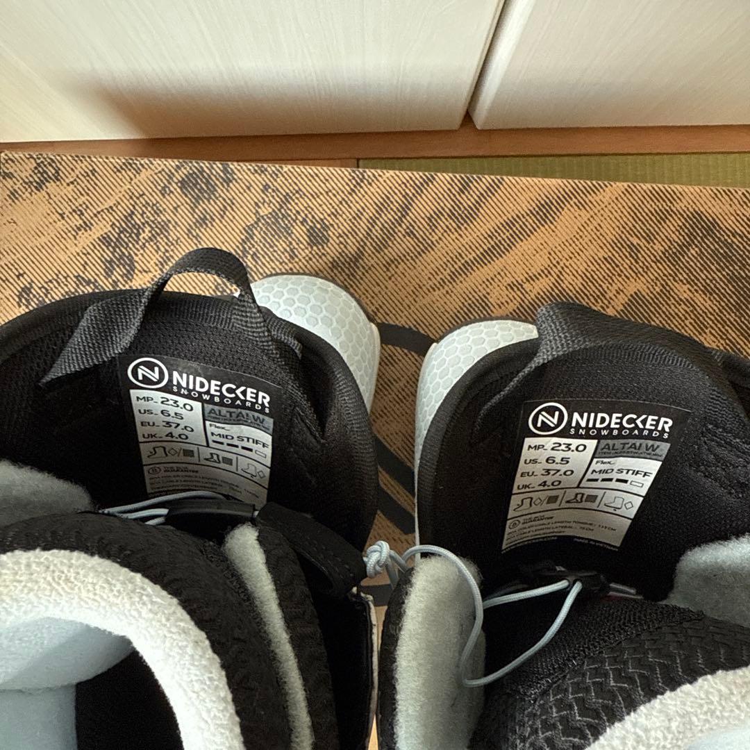 と*わ様 NIDECKER ALTAI W スノーボードブーツ クラウド