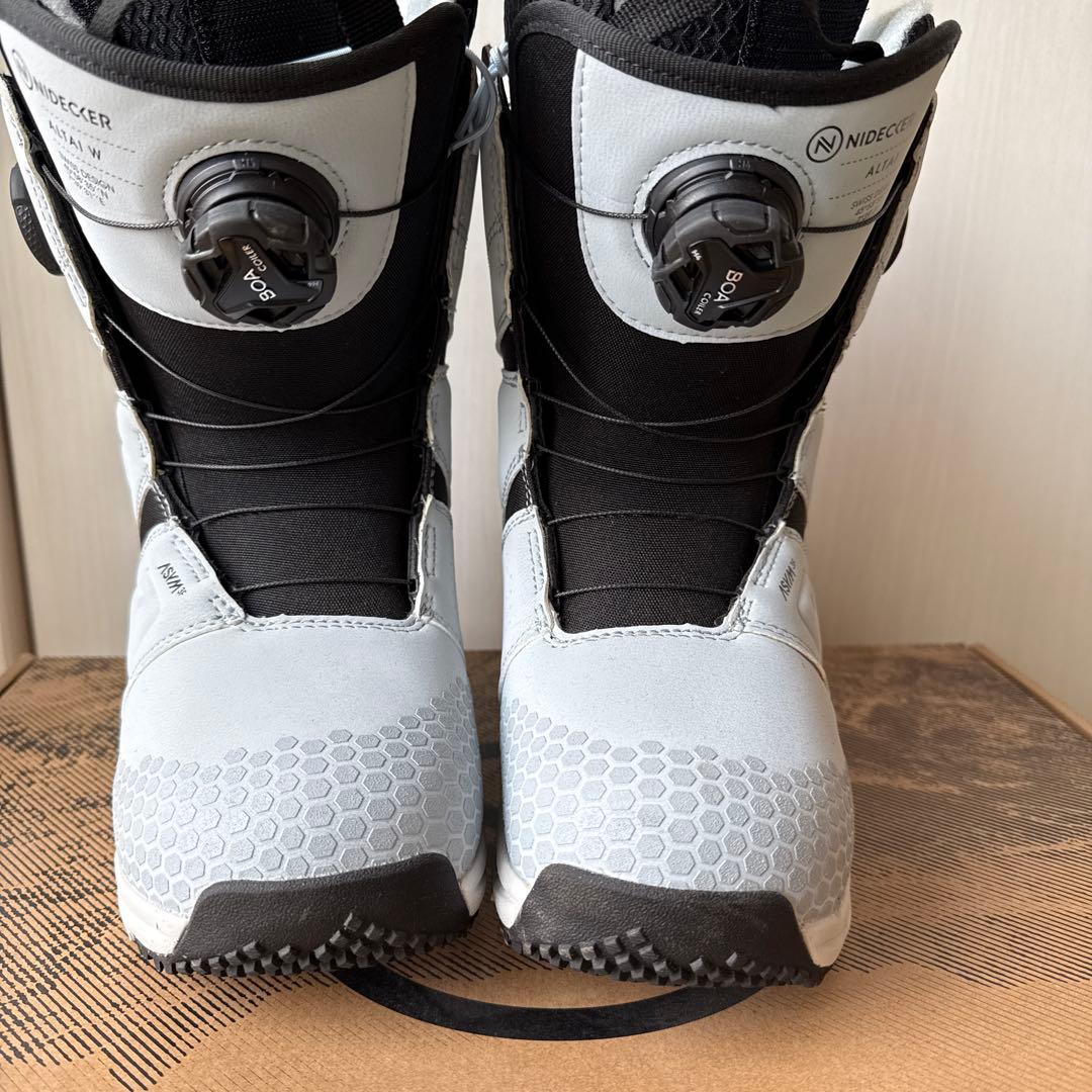 と*わ様 NIDECKER ALTAI W スノーボードブーツ クラウド
