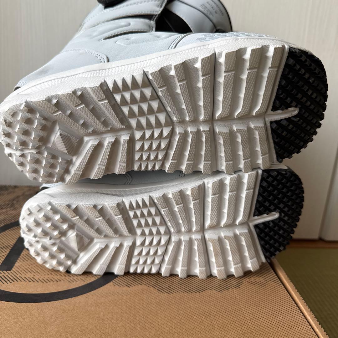 と*わ様 NIDECKER ALTAI W スノーボードブーツ クラウド