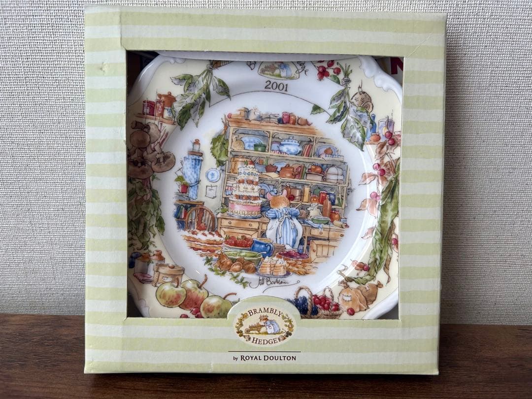 【廃盤品】ブランブリーヘッジ 2001 イヤープレート のばら村のものがたり