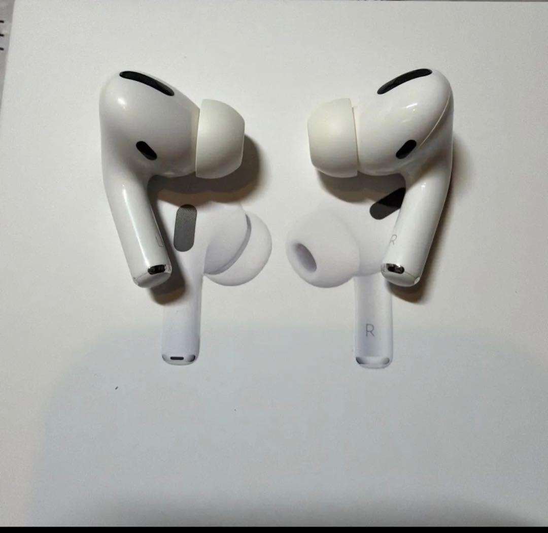 AirPods Pro 本体 ホワイト　美品　エアポッズ　イヤホン