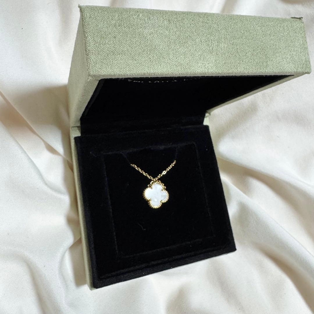 Van Cleef & Arpels 四つ葉のクローバーネックレス