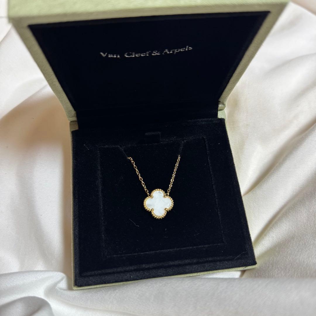 Van Cleef & Arpels 四つ葉のクローバーネックレス