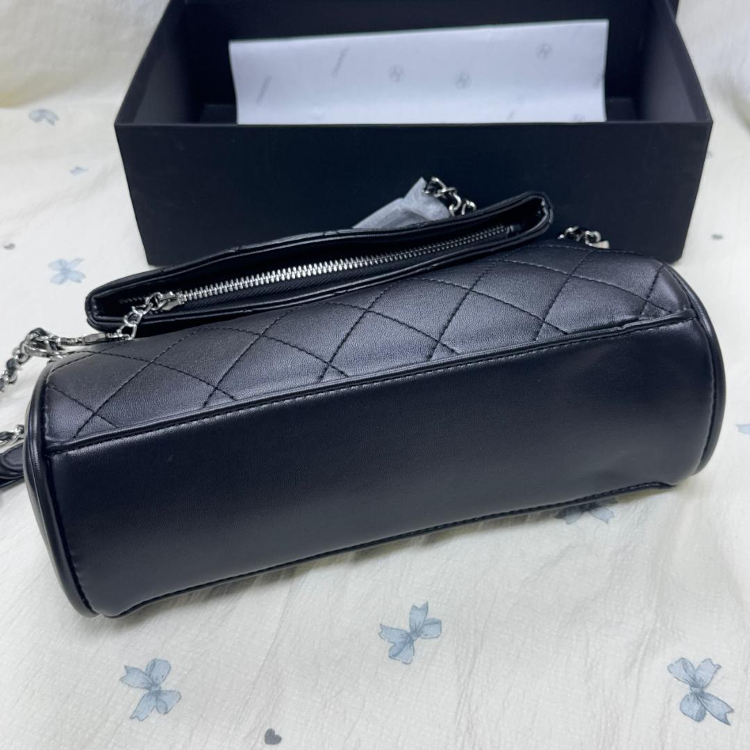 VIP美品 ブラック キルティング ショルダーバッグokj