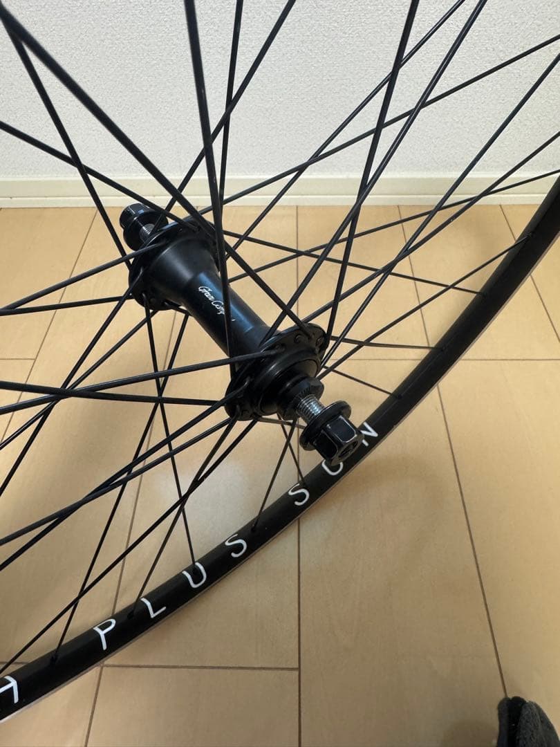 H PLUS SON archetype track wheel 黒 前後セット