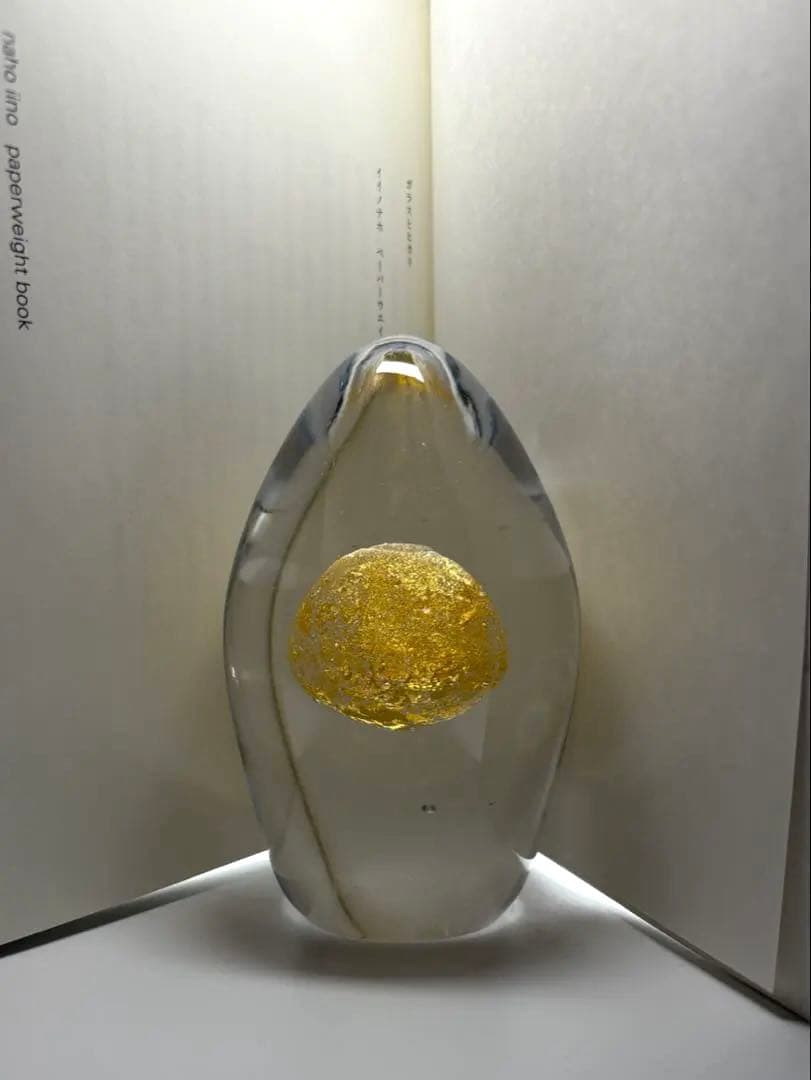 レア　イイノナホ　ペーパーウェイト　キラキラ